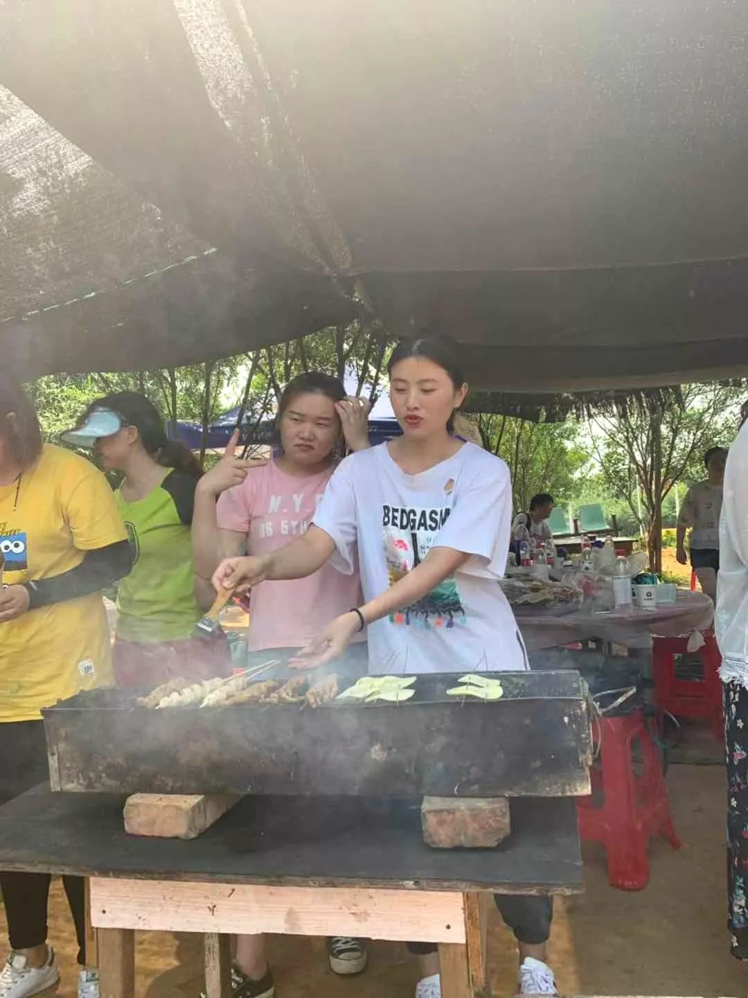 巨精團(tuán)建 | 打卡后官湖濕地公園，頂住高溫出來燒烤的都是真愛呀~